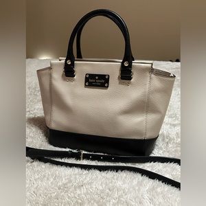 KATE SPADE SATCHEL WITH ADJUSTABLE CROSSBODY STRAP.